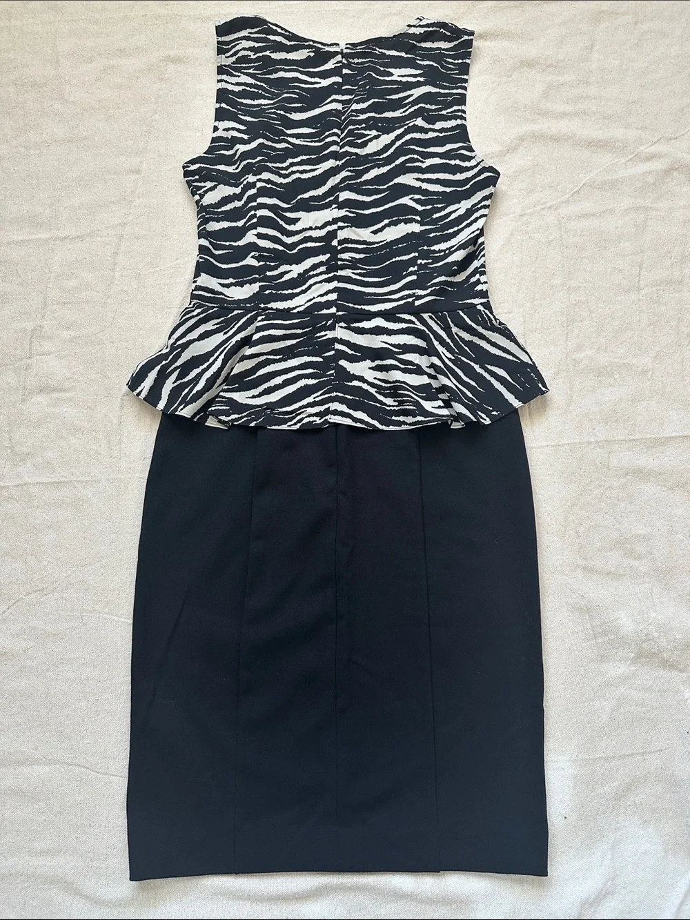 DKNYC Zebra Print Peplum Sheath Dress - Size 2 - Picture 5 of 9